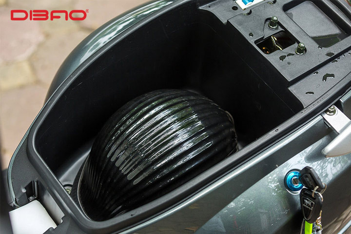 Hướng dẫn 5 cách mở cốp xe máy điện khi mất chìa khóa